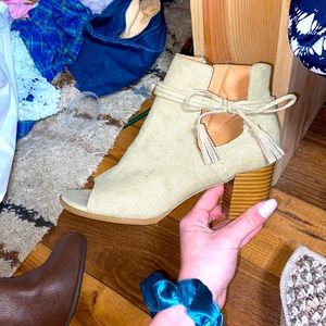 Super adorable wedges